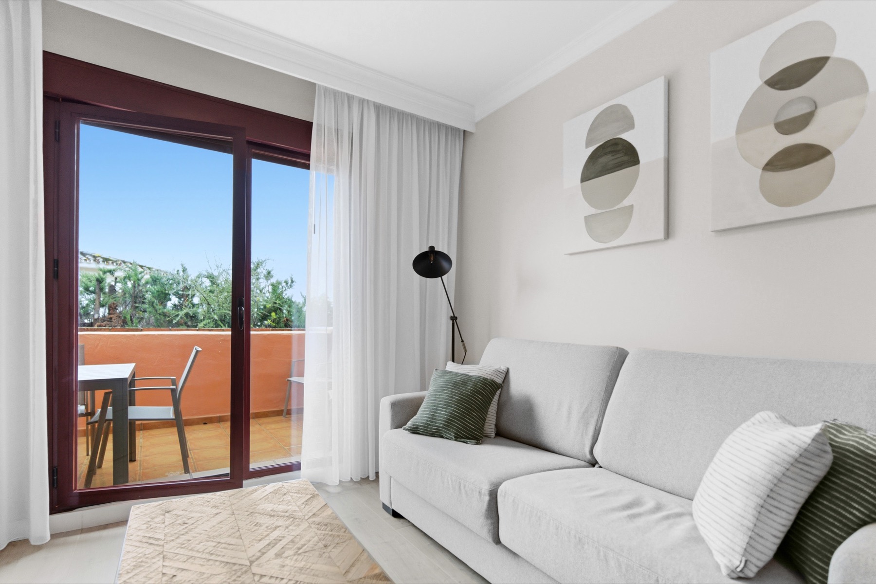 Spálňa apartmánu s balkónom